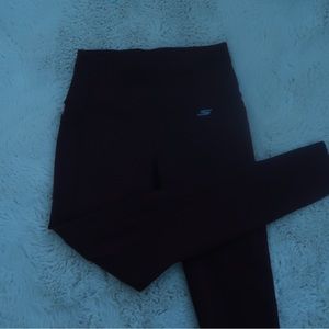 black sketchers leggings